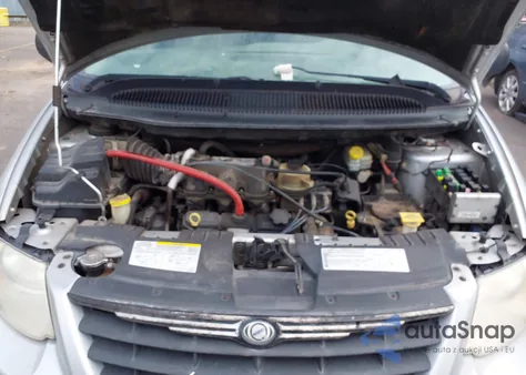 2005 Chrysler Town & Country Touring from USA, damaged, VIN 2C4GP54L55R390733